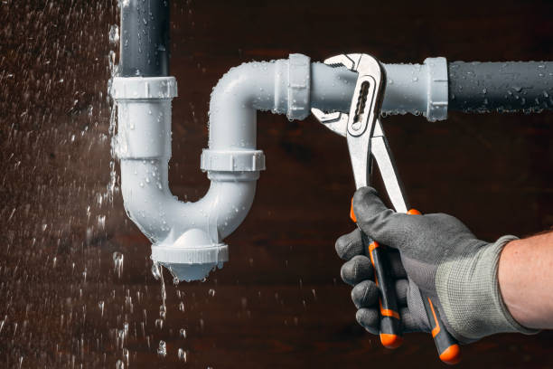 Professional Leak Detection technician working in Rio Hondo, TX